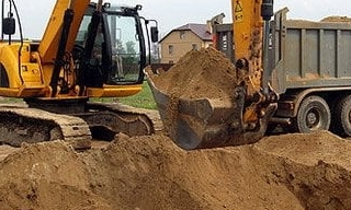 Выкопать яму экскаватором в Новом Уренгое от 933 руб. - 2Землекопа-Нвг 